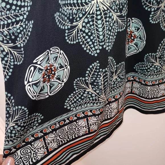 Max Edition Black & Cream Deep V-Neck Summer Dress - Picture 5 of 13